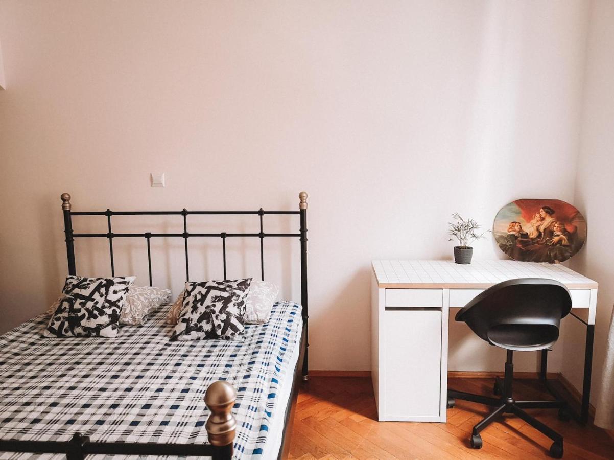 Batorego Apartment คราคูฟ ภายนอก รูปภาพ